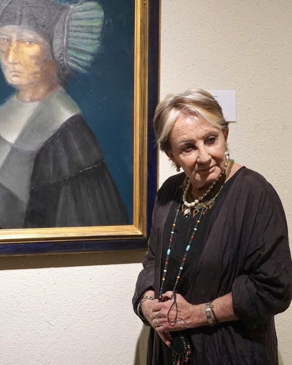 EstacionMapocho's tweet photo. Lamentamos profundamente el fallecimiento de Carmen Aldunate, una mujer fundamental para las artes visuales chilenas.

Pintora y dibujante de una trayectoria contundente, sus creaciones son reconocibles por su delicadeza, su fuerza y una profundidad, que forma parte importante de la historia del arte chileno contemporáneo.

Desde el Centro Cultural Estación Mapocho enviamos nuestras condolencias a su familia, amistades y a toda la comunidad artística que hoy lamenta su partida.