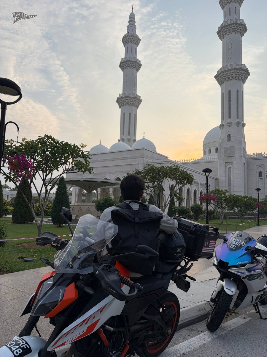 FauzanFZmy's tweet photo. 25T Ride

#KTM #Yamaha #250cc #Ride #BikeLife https://t.co/NVa4tLkLow