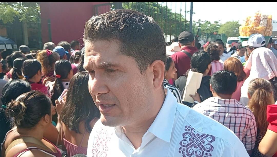 heraldodetab's tweet photo. Sergio Pulido Pardo, coordinador de @ProcivilTabasco, informó que están a la espera de un comunicado oficial sobre el tema de los mechones.
Mientras tanto, el Gobierno del Estado y #Semades mantienen una mesa de trabajo para atender la situación.
📸 Marco López https://t.co/gFnVgAAynm