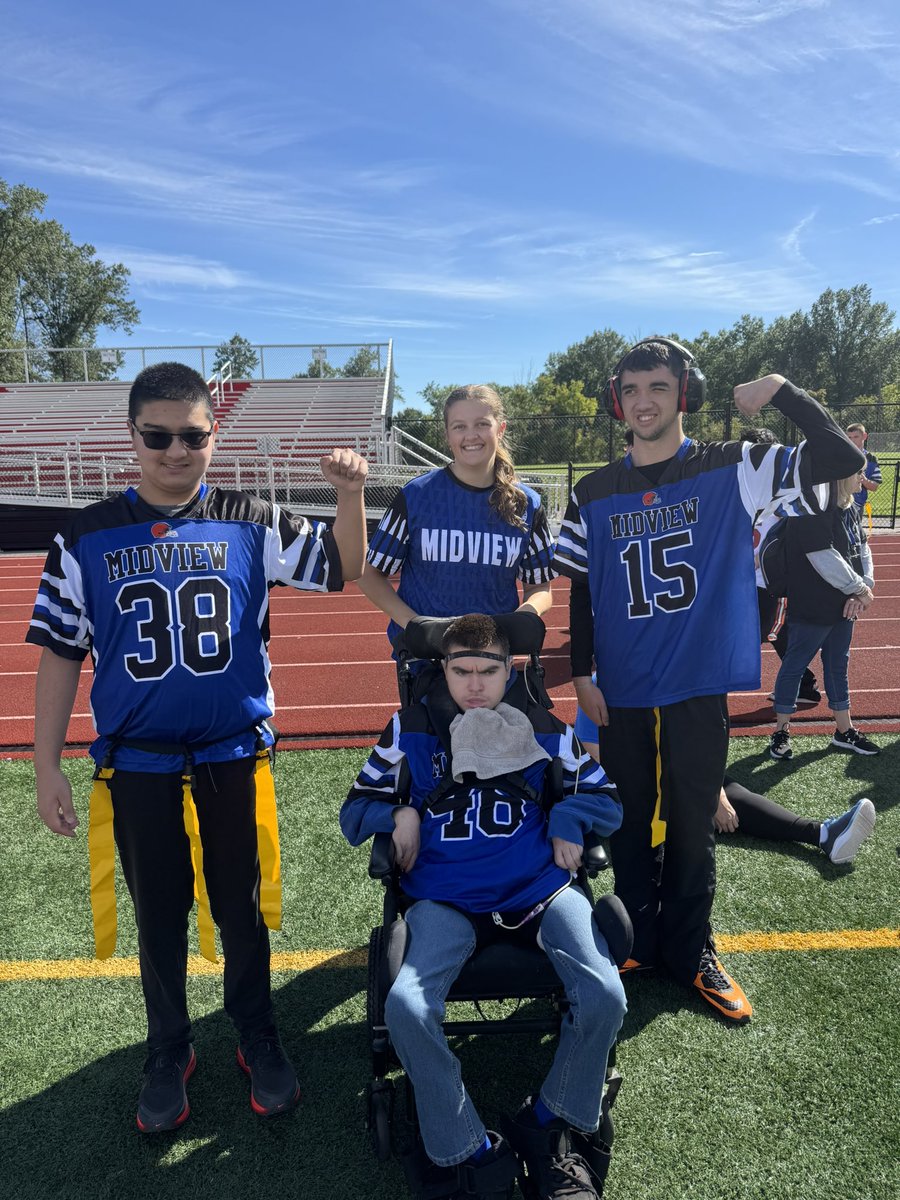MidviewUnified's tweet photo. Today was our first Unified Flag Football game of the year and the Middies came ready to play! Thank you Elyria for hosting! #PlayUnified #specialolympics #middiepride https://t.co/tT794ywY60