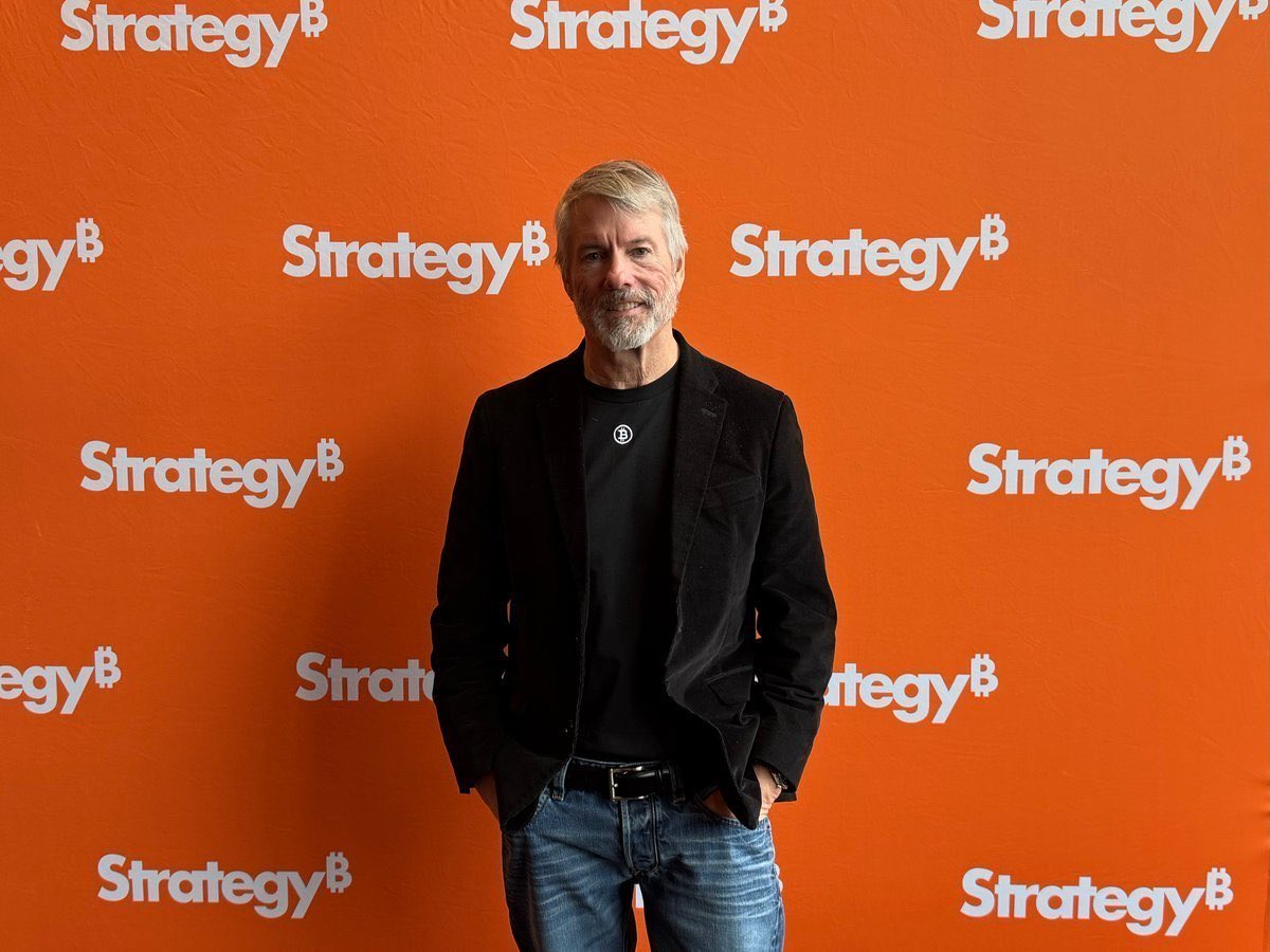 BitcoinCCX's tweet photo. HUGE🚨: Michael Saylor’s bitcoin:native treasury company @Strategy is proposing daily dividends on $STRC, $STRF, $STRK, and $STRD 🔥 https://t.co/PXo91ePAvM