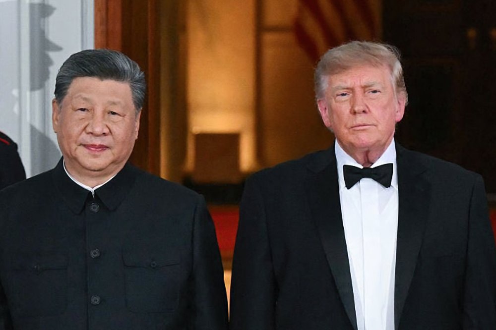 Kabamur's tweet photo. Trump knows that Xi is a controlled clone.

He knows that China is the real threat.

He's playing nice because it's the best strategy.

He knows the cabal's puppet strings lead to China, and dark forces beyond.

You can be sure that with Trump there's much more happening behind the scenes.