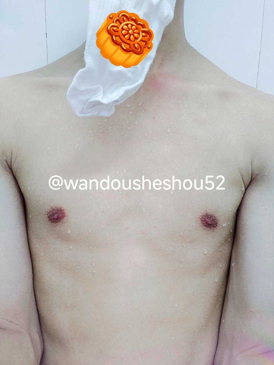 wandousheshou52's tweet photo. 中秋节快乐鸭大家！
我要吃🥮不要吃🧦
🥺🥺🥺 https://t.co/DG4ZksgLw0