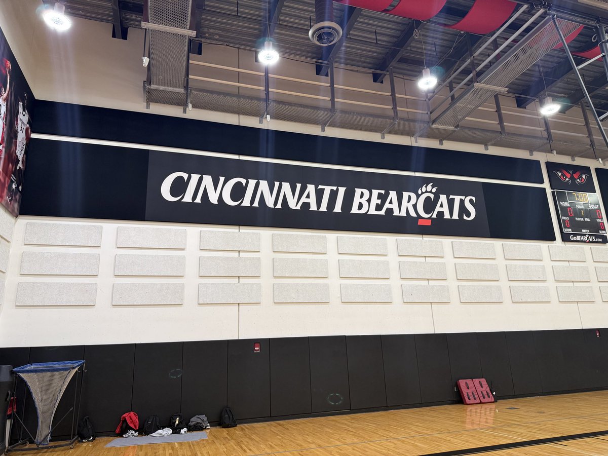 JonRothstein's tweet photo. Greetings from the 513. Here for Cincinnati practice. Year 1 of the Jerrod Calhoun era. https://t.co/fvfHK1Wcks