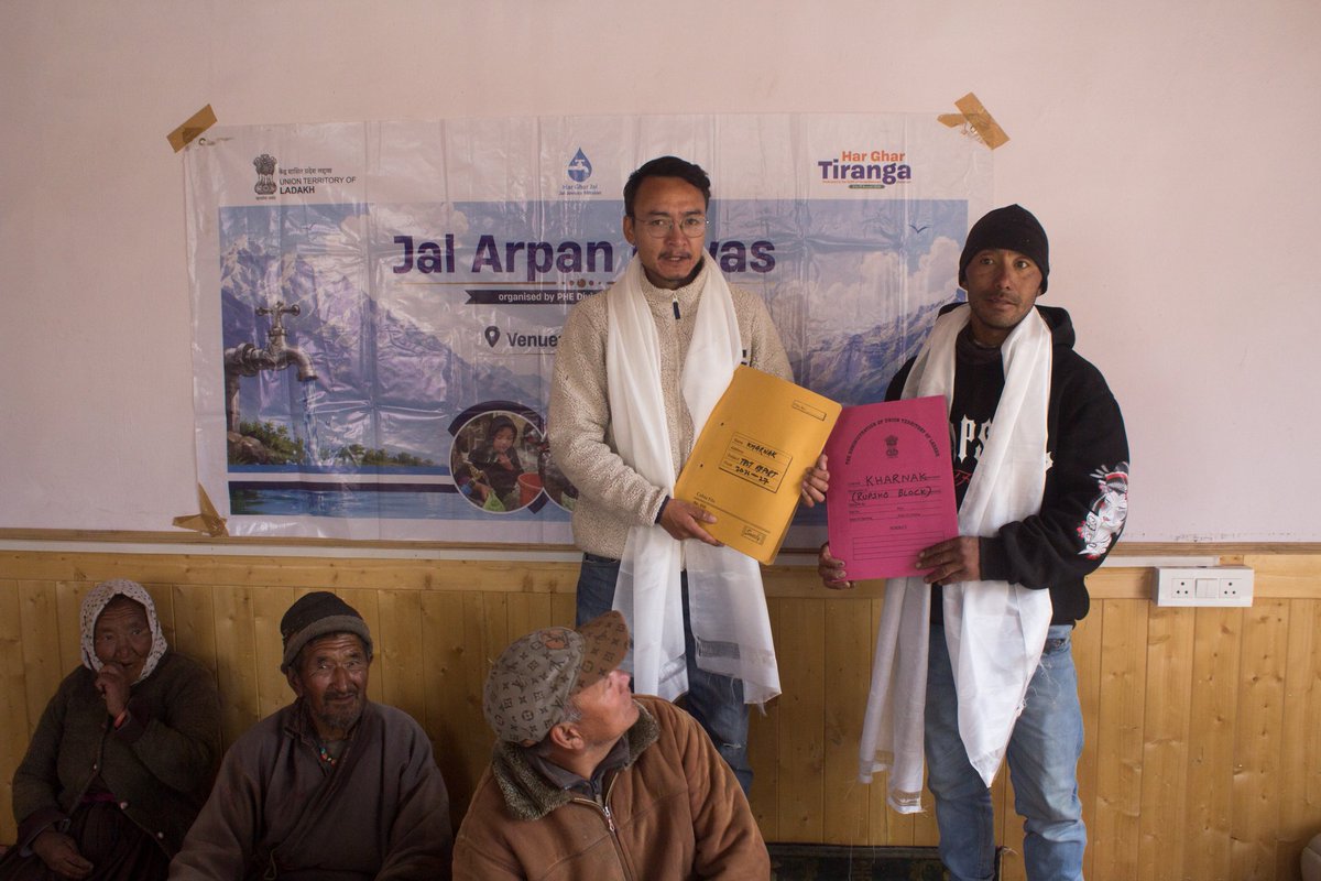 ice_leh's tweet photo. Jal Arpan Diwas celebrated at Kharnak, a nomadic village in Eastern Ladakh. MoU signed and exchanged, followed by a transit walk and water pledge. The community expressed sincere gratitude for the real benefits JJM has brought to the nomadic population.
@DC_Leh_Official https://t.co/lU9zO8t2bD