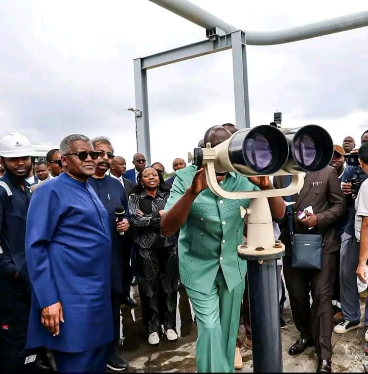 Onzere8's tweet photo. President Ruto has arrived in Lagos, Nigeria for a tour of billionaire Aliko Dangote’s mega oil refinery plant. https://t.co/IJtYmdqAuU