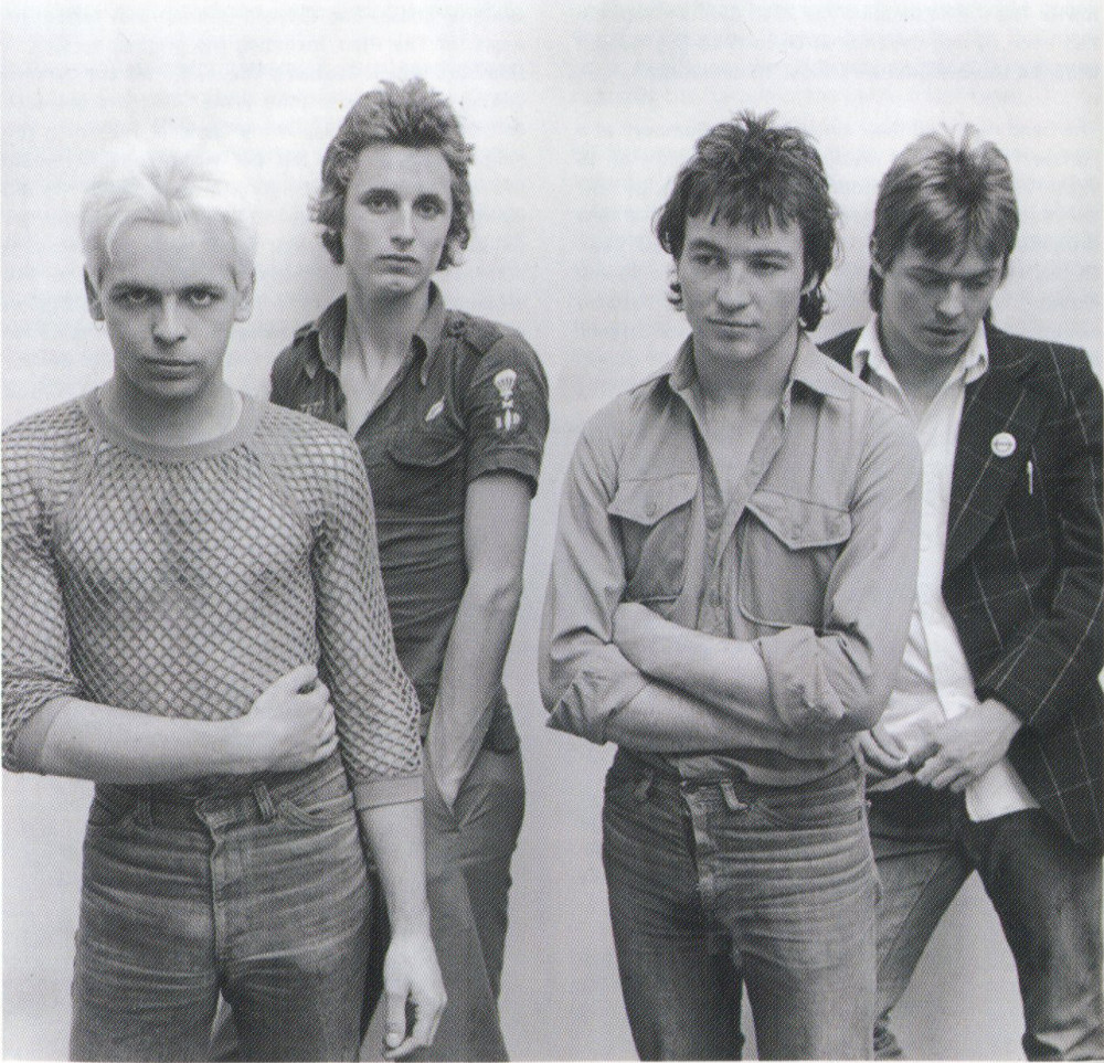 GNDiscography's tweet photo. Good Evening #Numanoids and #Xusers
#TubewayArmy https://t.co/g1oRs2xWah