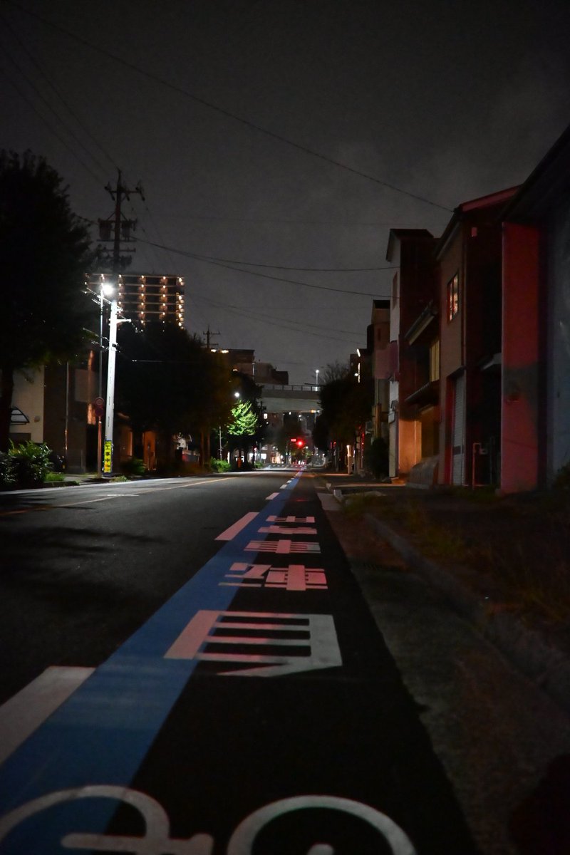 teho_nuVerbose's tweet photo. 終電「じゃあの」 https://t.co/IJfoo1cuIC