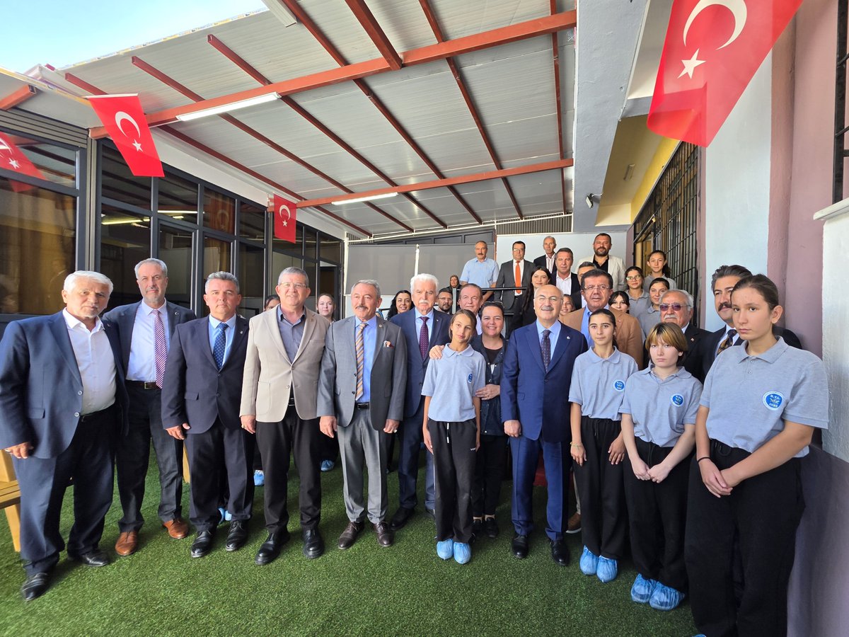 sahin_tin's tweet photo. Baklan Tarım Mesleki ve Teknik Anadolu Lisesi Kız Öğrenci Yurdunu ziyaret ettik. Eğitim ve barınma imkânlarını yerinde inceleyip öğrencilerimizin talep ve beklentilerini dinledik. #Baklan’da bilgi ve emek, geleceğin üreticilerini yetiştiriyor, bereketli yarınlara ışık tutuyor. https://t.co/KZERVJKJpL