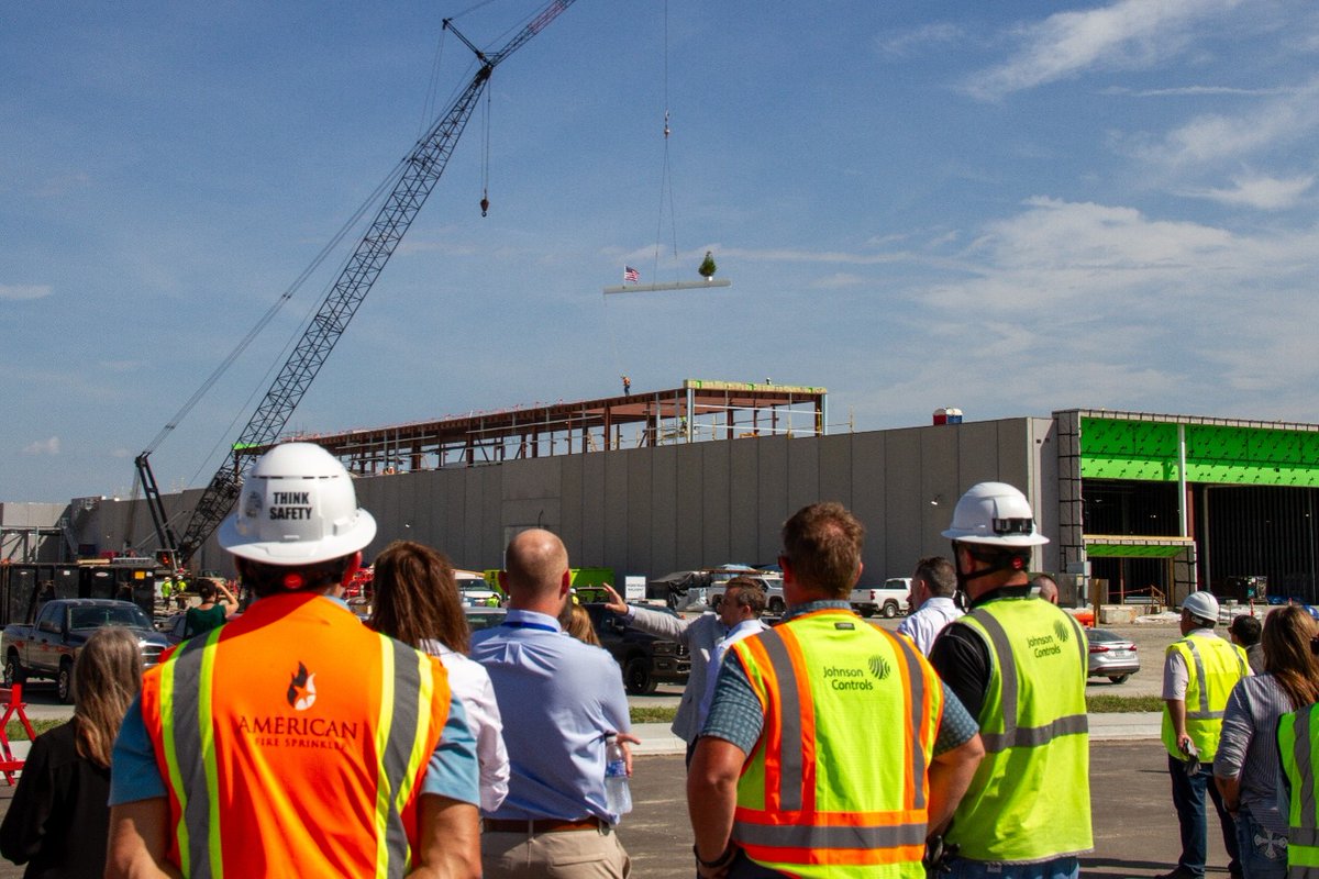 KCNSC's tweet photo. Major progress in KC! The final beam is in place—advancing modern, resilient production capabilities that strengthen our deterrence mission and support NNSA’s strategic priorities for rapid, innovative infrastructure development. #nationalsecurity
https://t.co/0psEp9RsUQ https://t.co/Vdexyjksf1