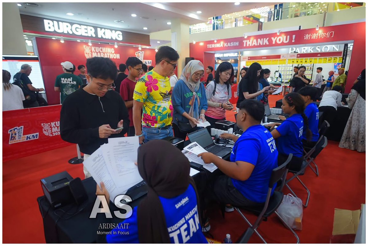 MarathonKuching's tweet photo. KM2026 Race Pack Collection @plazamerdeka 
26 September 2026 10am-8pm
27 September 2026  10am - 12pm
#TogetherLetsruncatcity #KM2026 #sarawakkuching https://t.co/EdeQOBgU6T