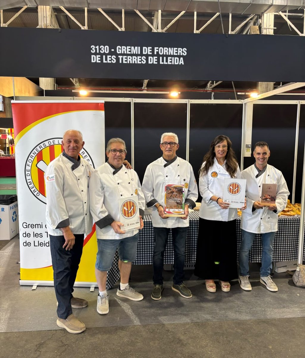 fornerslleida's tweet photo. 🥖 Ja som a la #FiraMos 2026!
El Gremi de @fornerslleida ja és present a la FiraMos – Fira de Sant Miquel! @FiradeLleida1
📅Del 25 al 27 de setembre, ens trobareu al nostre estand compartint les nostres elaboracions, la passió per l’ofici i el millor de la nostra terra 🌾 https://t.co/vX6mmzijkc