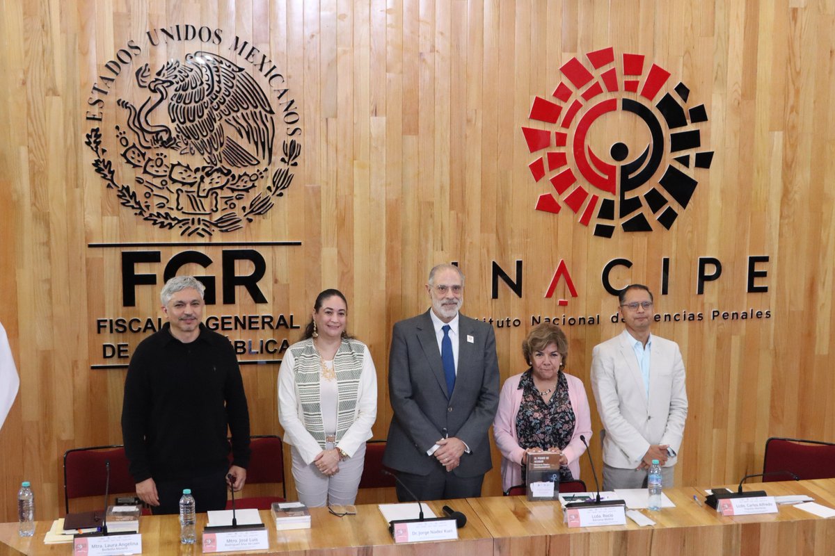 RocioBarcenaM's tweet photo. Fue un honor participar en el seminario “Seguridad Ciudadana, Procuración de Justicia y Cultura de Paz”, donde destacamos las acciones de la @SEGOB_mx en la estrategia de #AtenciónALasCausas. @Claudiashein @rosaicela_ @ErnestinaGodoy_ @FGRMexico @INACIPE @Luis_diazdeleon https://t.co/br2onIwJeq