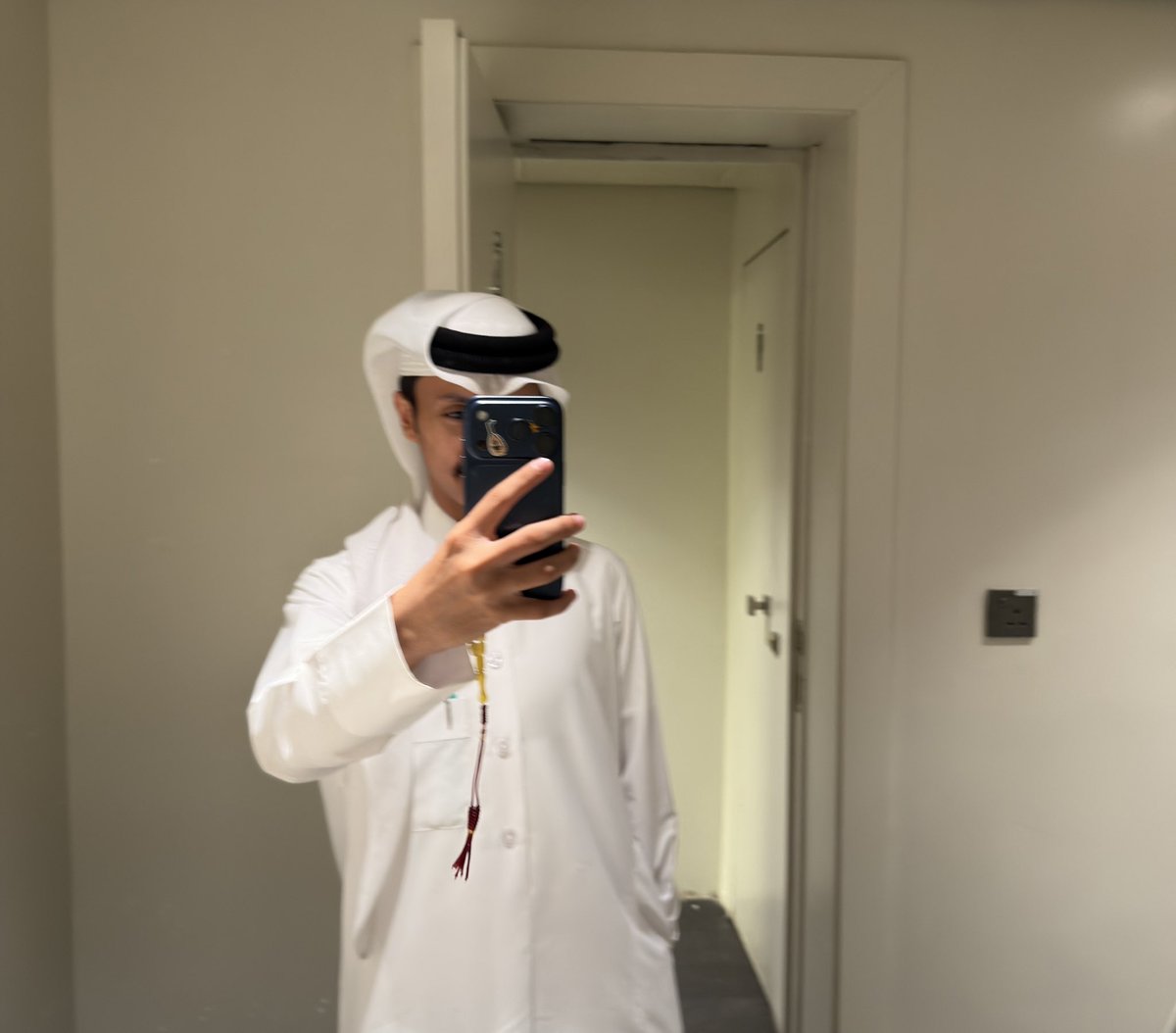 e_7o2's tweet photo. « تمّر خطواتك على البال الشحوب 
 مع كل هبة نود . . و قناد قهوه » https://t.co/ZIsmcDPZaU
