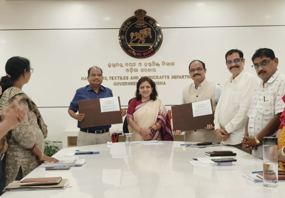 HTH_Odisha's tweet photo. A Memorandum of Understanding (MoU) was signed between the Handlooms, Textiles & Handicrafts Department, Odisha, and the Federation of Indian Chambers of Commerce and Industry (FICCI) for strategic collaboration under the Market & Exhibition Linkage Programme.

The collaboration aims to promote Odisha’s textile, handloom and handicraft products by facilitating national and international market access, participation in exhibitions and trade platforms, industry and buyer linkages, and stronger product storytelling and branding.

The partnership will further support the sustainable growth of weavers, artisans and handloom clusters while promoting fair remuneration and greater market opportunities.

@GuhaIas @ficci_india @IPR_Odisha @dchandlooms01 @HEPC_India @TexMinIndia @NHDC_Textiles