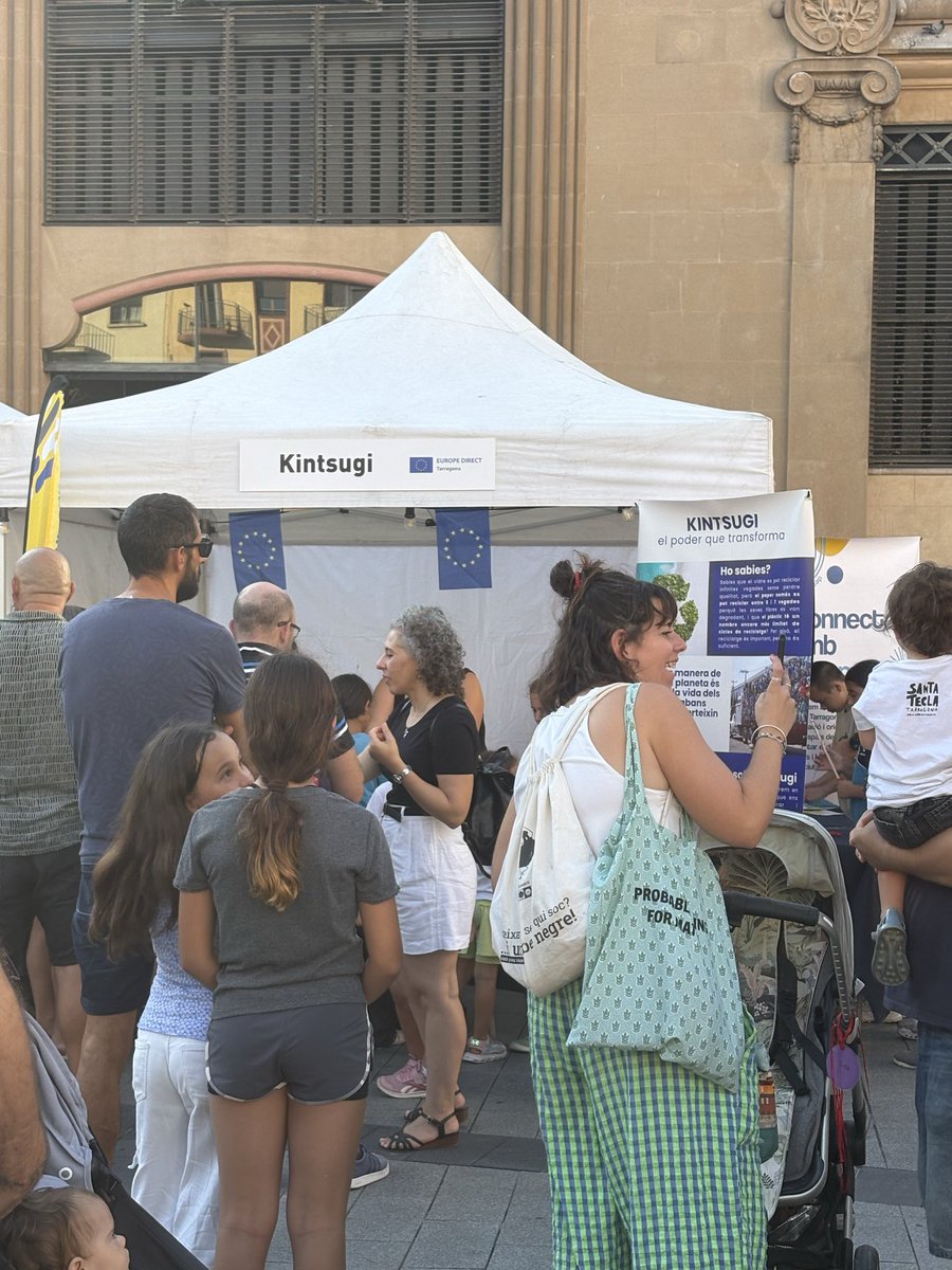 EuropeDirectTGN's tweet photo. Ja on fire a la Fira! Ens veniu a visitar?
#NitRecerCAT26
#NitRecercaTGN https://t.co/lfkg53Hekq
