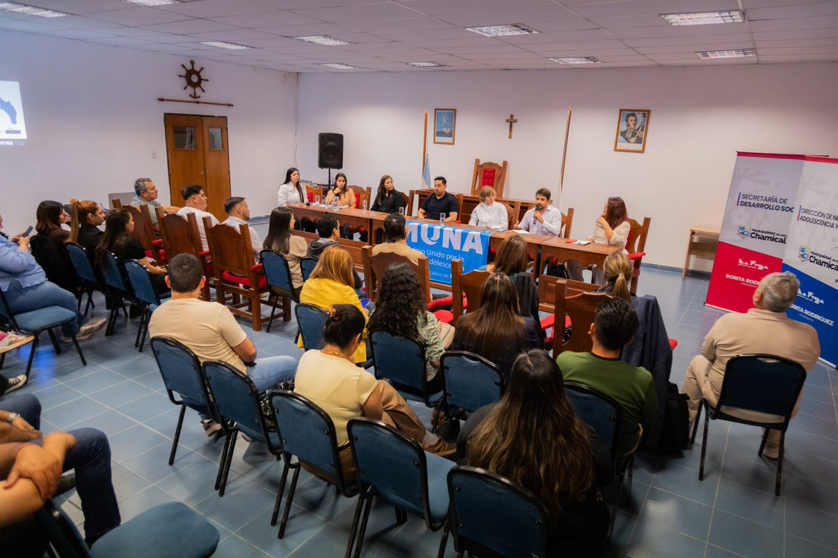 turcomenem's tweet photo. Compartimos una jornada de trabajo con los equipos de Chamical, con la mirada puesta en un objetivo común: seguir fortaleciendo las respuestas que acompañan a nuestras niñas, niños y adolescentes.

Fue un espacio para escuchar, intercambiar experiencias y conocer de cerca las particularidades de la comunidad.

Recorrer el territorio también significa aprender de quienes lo conocen todos los días y construir a partir de esa realidad.

MUNA recorre La Rioja, municipio por municipio.❤️

@UNICEFargentina @defensoria_nnya @LrDesarrollo