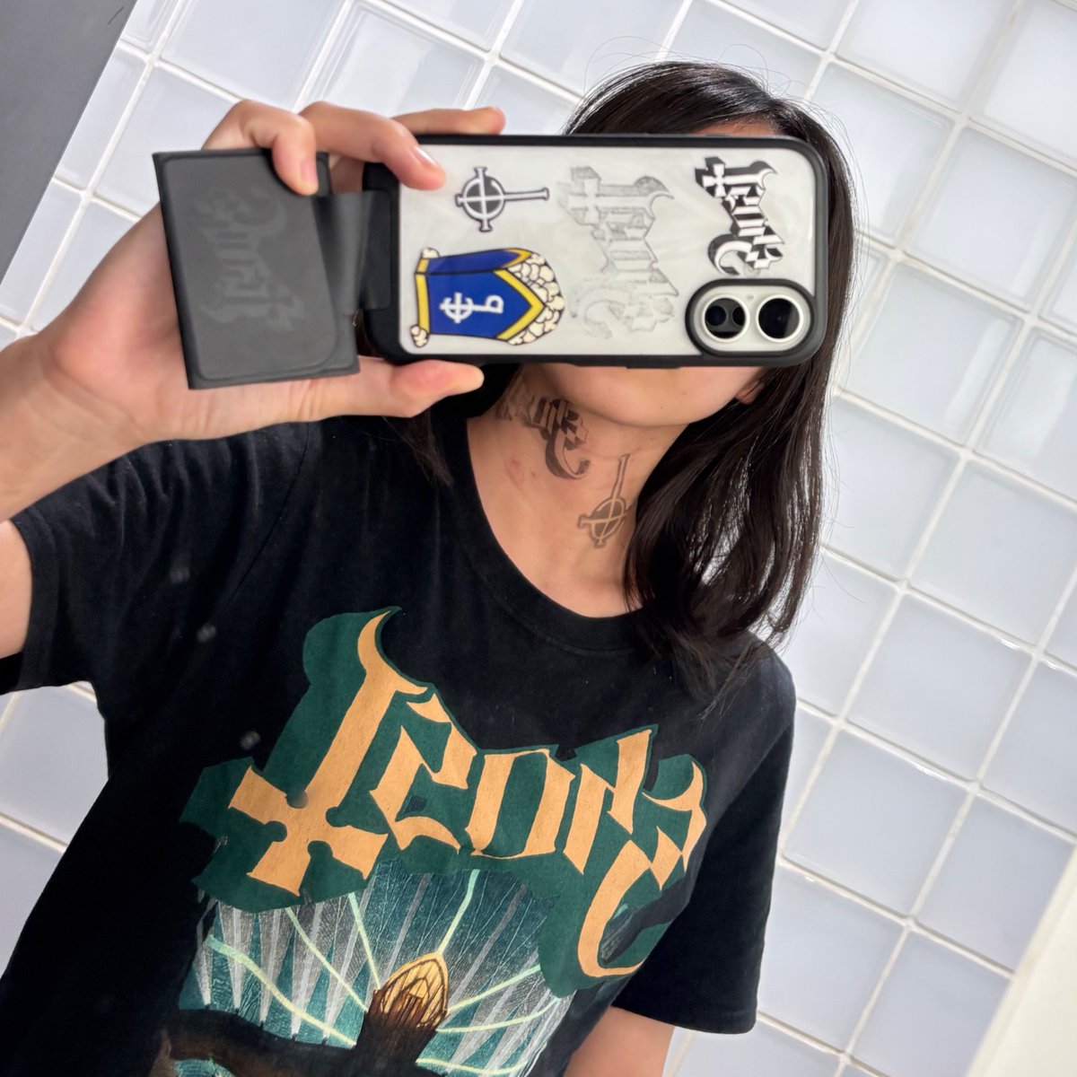OJi44s's tweet photo. パワーアップしてるスマホケースghostスペシャルはこちら https://t.co/QMg3ySmBhj
