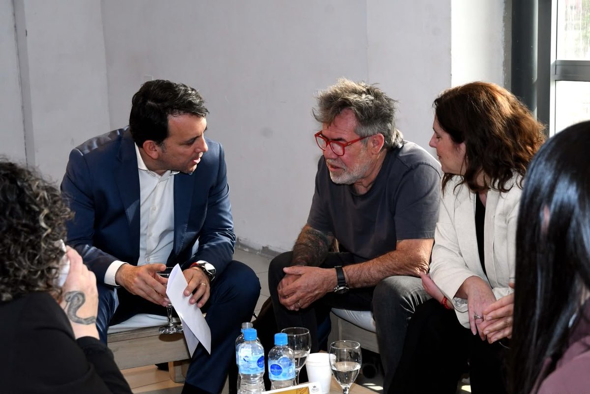 TadeoGZ's tweet photo. La primera infancia es una etapa decisiva. Lo que hagamos en esos primeros años tiene un impacto concreto en el desarrollo y en las oportunidades futuras de cada uno de ellos.

En el I Congreso Provincial de Primera Infancia compartimos una conversación con especialistas de UNICEF, OEI y el Banco Mundial sobre políticas basadas en evidencia y sobre cómo seguir mejorando la educación y el cuidado durante esos primeros años.
En Mendoza seguimos fortaleciendo las políticas de primera infancia, con evidencia, acompañamiento a las familias y herramientas que permitan intervenir a tiempo.