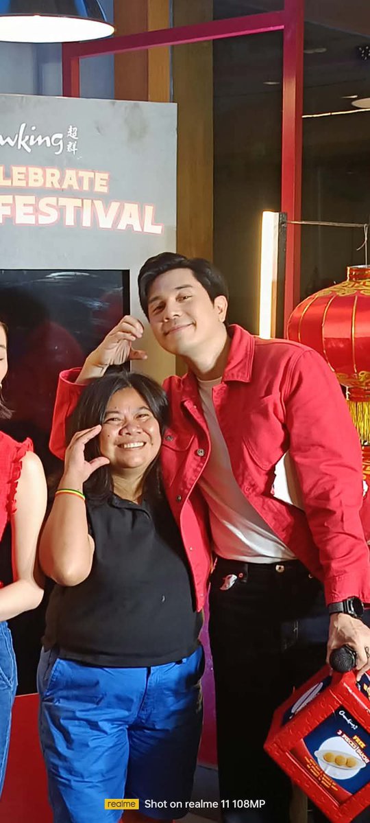 JeniferRom3635's tweet photo. Thank you Paulo 
Thank you chowking..
We love you Kimmy ang Pau.. https://t.co/pyrdOEQb6t