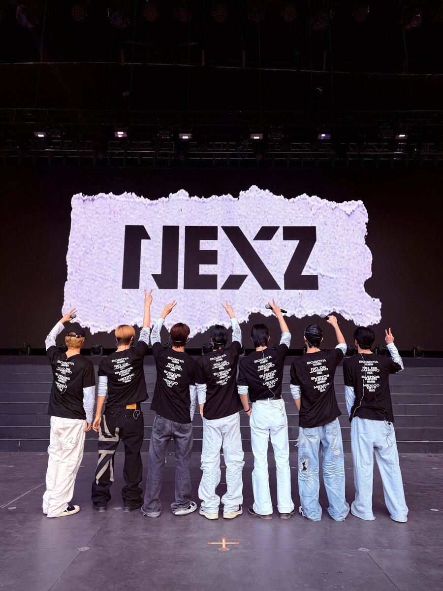 NEXZ_official's tweet photo. [#STRAYCITY]

Mexico City, are you ready? 😎🔥
Let’s make some noise!

#NEXZ
#SAUCIN #NEXZ_SAUCIN https://t.co/N9olMSPwrj
