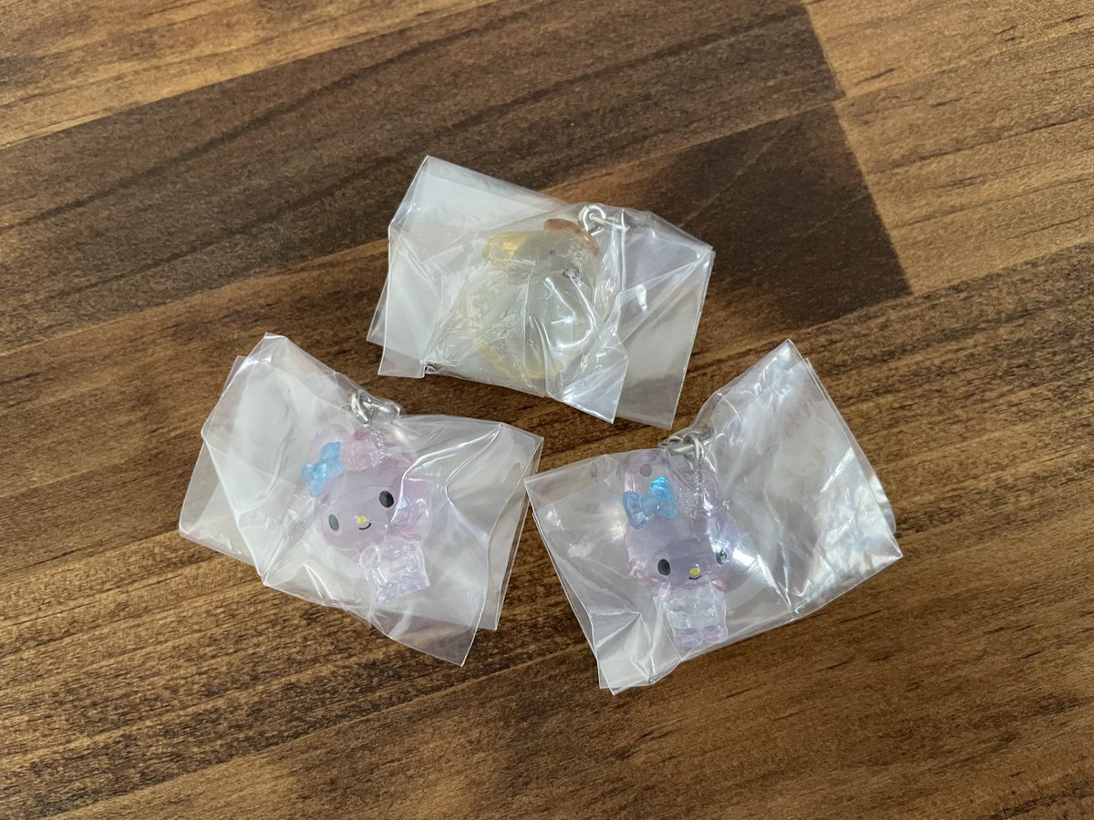 tsumu_rinrin's tweet photo. @ribbon_ng 検索より失礼します。
当方、クリスタル マイメロ2つ所持しております。
ジェシー,ブルズアイとの 2:2の交換は可能でしょうか？

ご検討よろしくお願い致します🙇🏻 https://t.co/oV234UIofw
