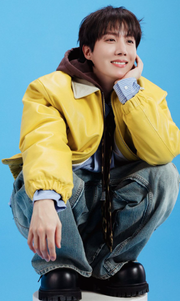 AboutMusicYT's tweet photo. J-Hope was named among the best dressed kpop idols of all time, via Complex Magazine. https://t.co/PAhKNLTl6V