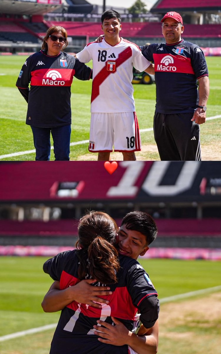 Agus_Nunes1's tweet photo. Marco Rivas y su familia 🐯❤️ https://t.co/lnBjCd8uVV