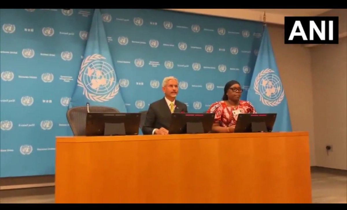 NexaWire's tweet photo. Pakistan reporter tried to heckle Jaishankar.
He responded with a verbal slap. 💀🔥

“A terrorist country is asking me question on terrorism”
 
Jaishankar https://t.co/HciF4Qr3hK