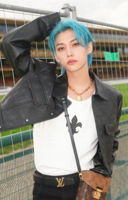 AboutMusicYT's tweet photo. Complex Magazine has included Felix of Stray Kids in their best dressed kpop idols list. https://t.co/5G3tAt7gEQ