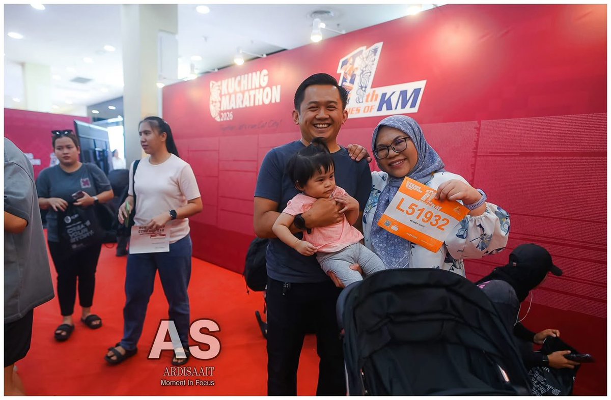 MarathonKuching's tweet photo. KM2026 RacePack Collection &amp; EXPO
Collection of Finisher Tee [42KM &amp; 21KM Categories Only] and Medals [All Categories] - Happening at  @plazamerdeka on 26 September 2026 [9am-9pm] &amp; 27 September 2026 [8am - 1pm]! 
#TogetherLetsruncatcity #KM2026 #kuchingsarawak https://t.co/fl44VQ4zJd