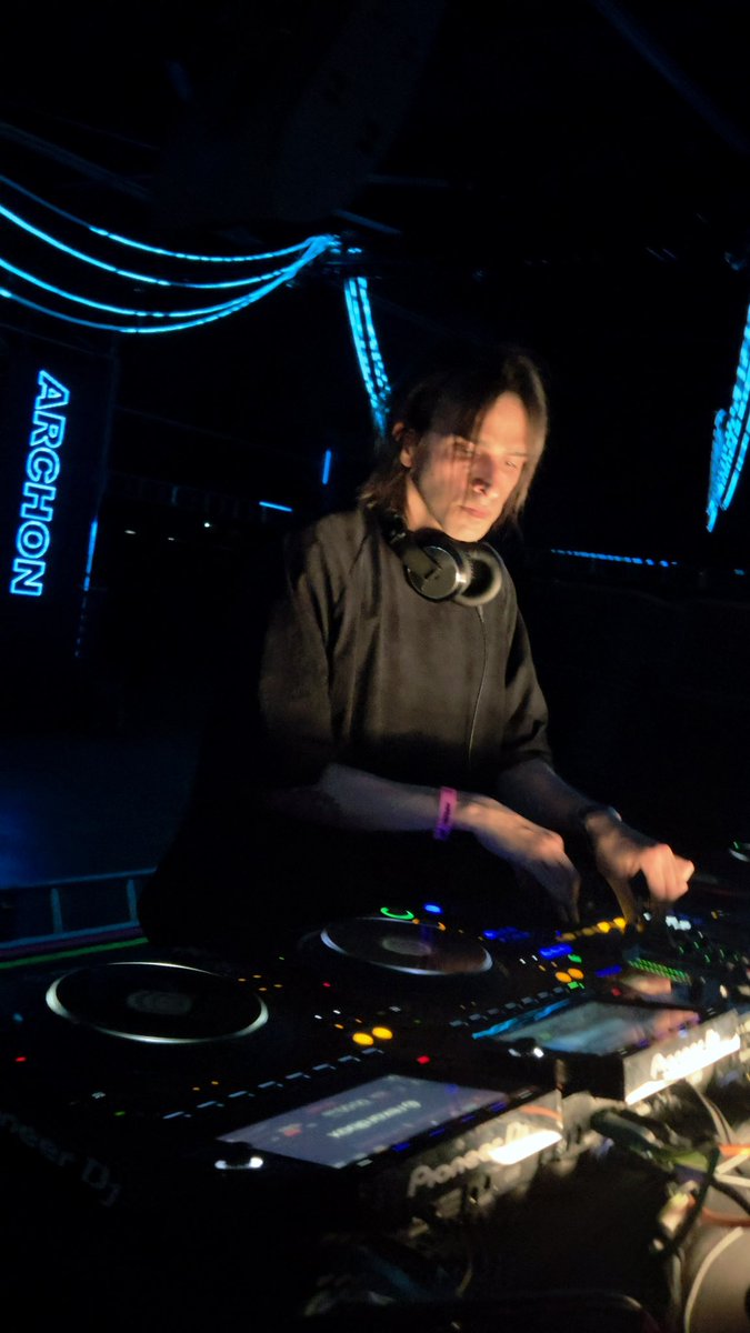 Audiorotica_'s tweet photo. Set your speakers to max and 𝗚𝗢 𝗛𝗔𝗥𝗗 this weekend 👊

The brand new single from @archon_dj is live now on all platforms 🔥 

🔊 https://t.co/ox09Y9jstB

#audiorotica #archon #hardcore https://t.co/xOpFzglMSj