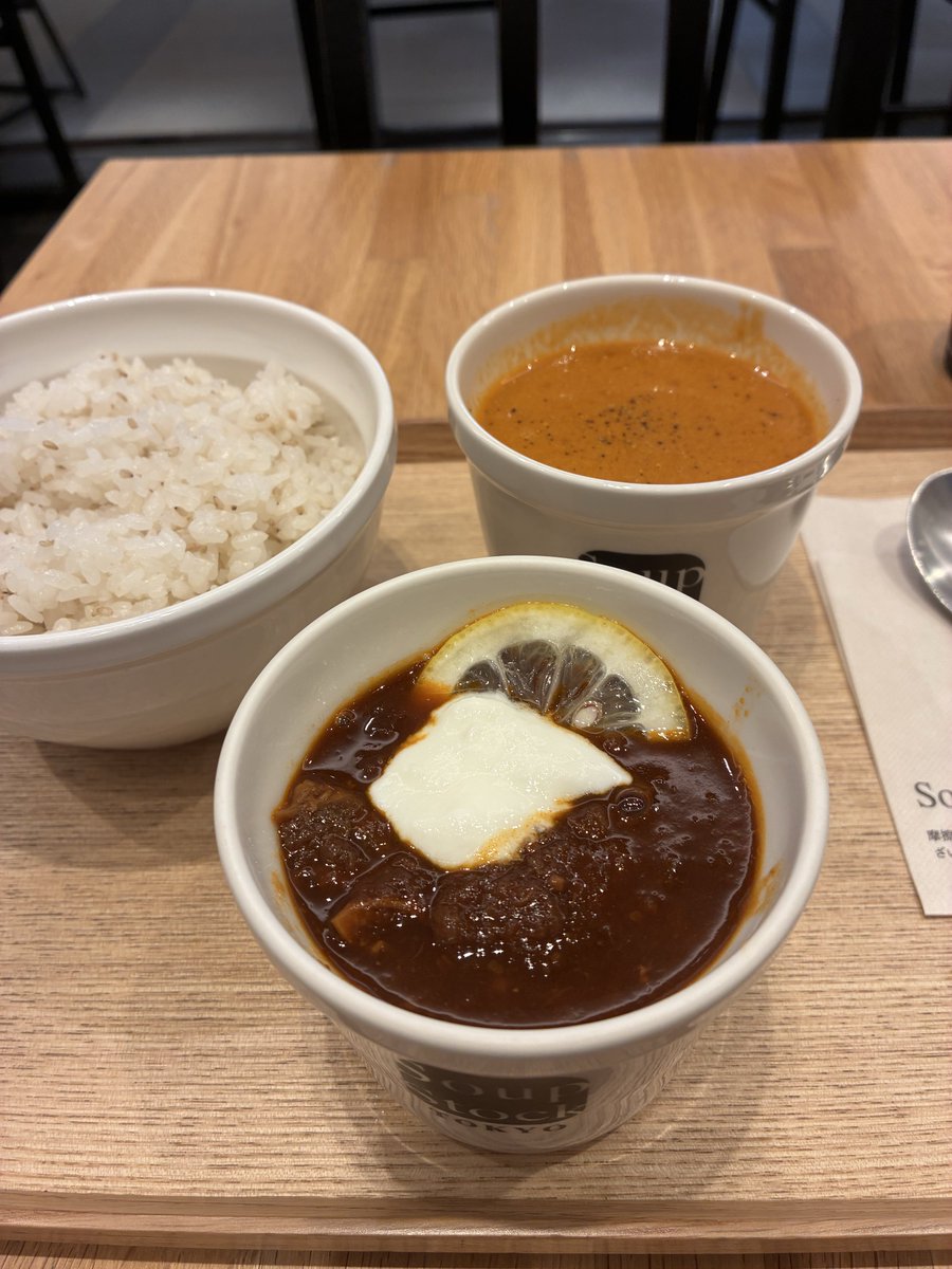 rio_train's tweet photo. 仕事終わりに大好きなスープストックへ🥣
毎回大好きなボルシチを注文する際、なぜかﾎﾞﾙﾁﾝ選手が出てきてしまう。。
常にプロレスで頭がいっぱい😊 https://t.co/7VBsScxG4I