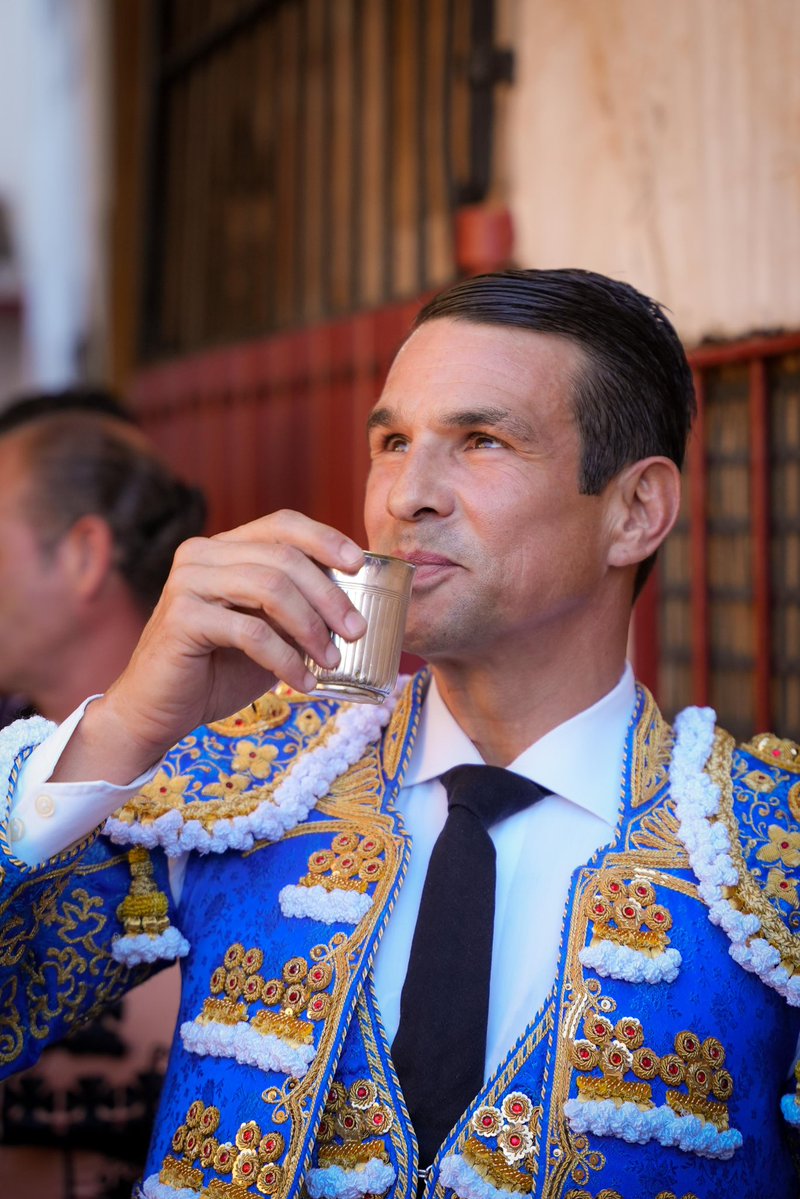 LancesMaestranz's tweet photo. 📸 Comienza el paseíllo en 🏟 la plaza de toros de Sevilla

👉 SIGUE EL TORO A TORO EN ESTE HILO🧵 https://t.co/llRQBdn86w