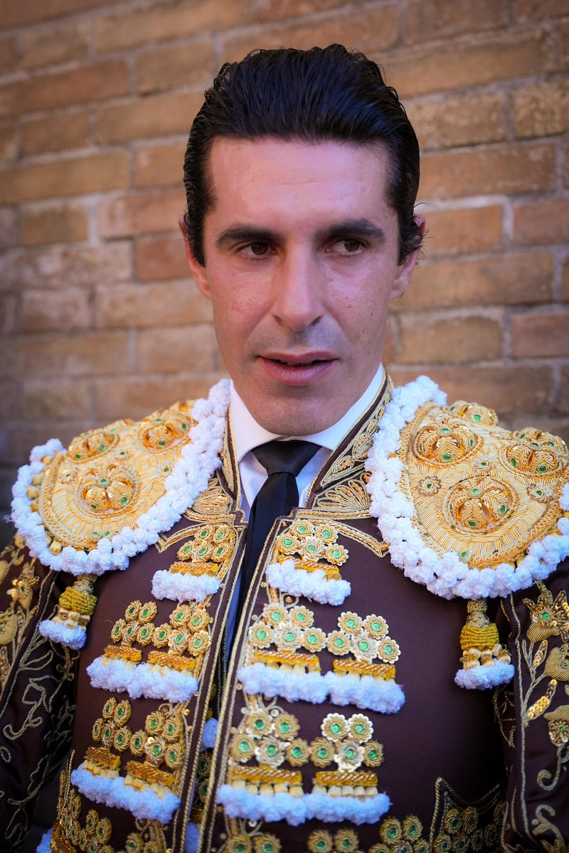 LancesMaestranz's tweet photo. 📸 Comienza el paseíllo en 🏟 la plaza de toros de Sevilla

👉 SIGUE EL TORO A TORO EN ESTE HILO🧵 https://t.co/llRQBdn86w