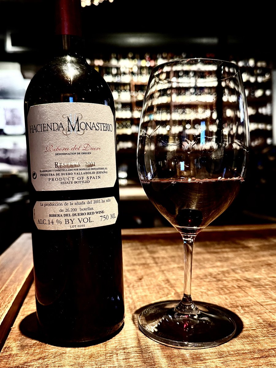 AttorneySomm's tweet photo. First Friday pour - 2001 Hacienda Monasterio Reserva (Ribera del Duero). https://t.co/Dq5mSECtoW