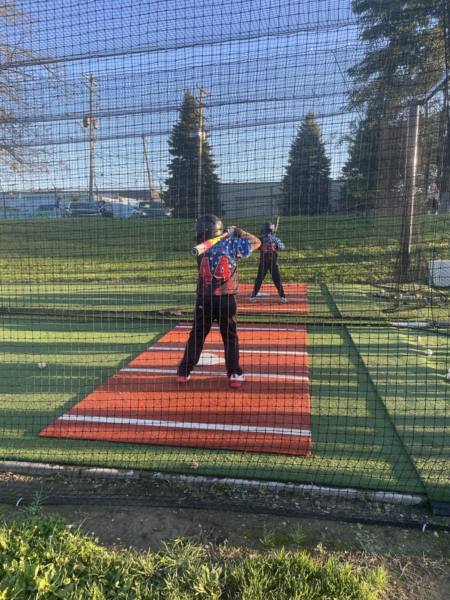 Cap_Baseball's tweet photo. Our first year guys spent some time after practice with the Cyclones from Lancaster last night. Great work by the coaches and the players. https://t.co/3cuEOPlOI3