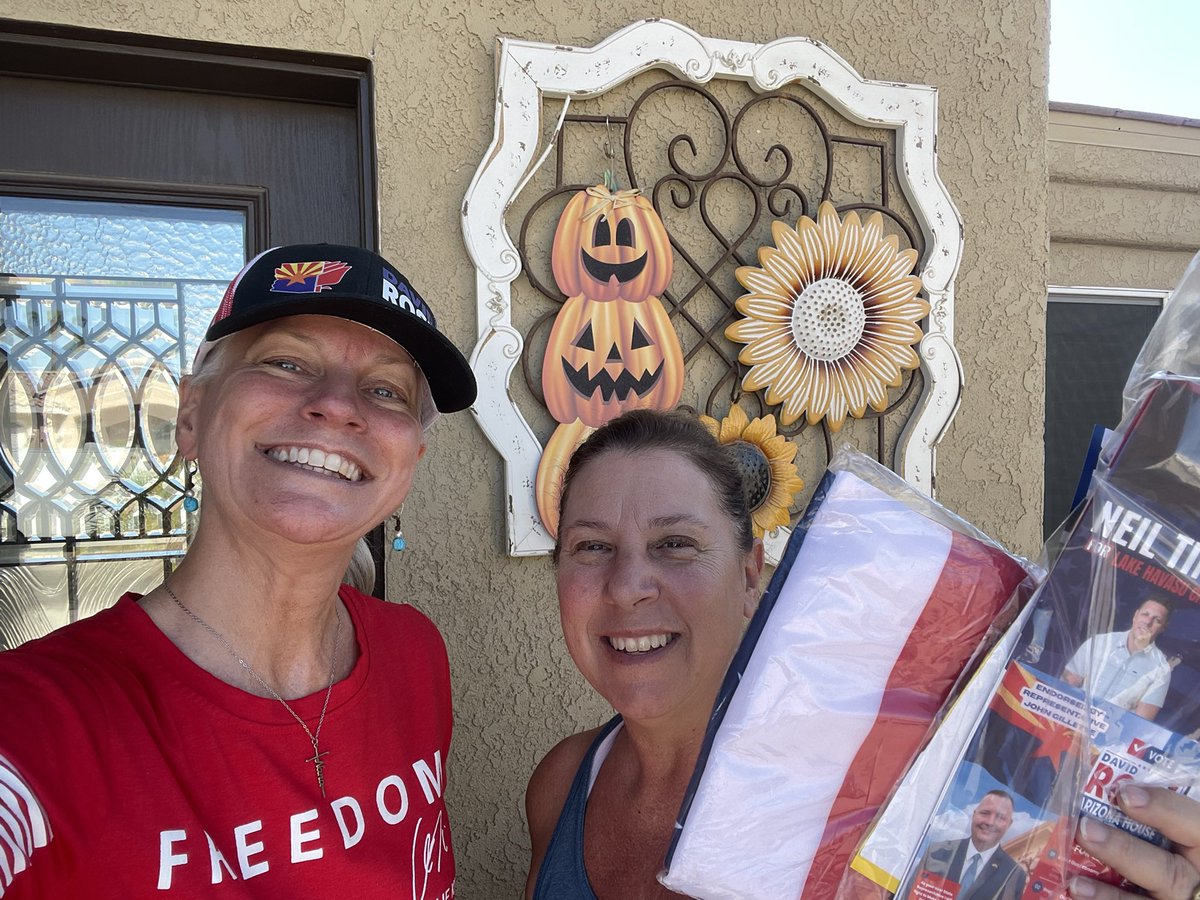 LaraGoodell's tweet photo. Knock, knock here we come!🇺🇸so many voting patriots @TPAction @hayden_gil21839 @TexPolesky https://t.co/RwKsyeYoie