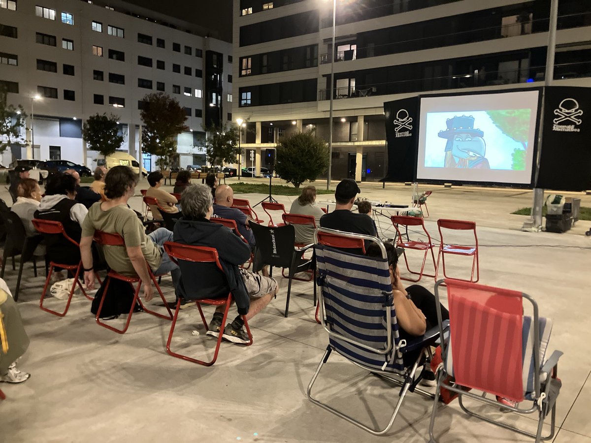 ZinemaldiAlter's tweet photo. Gaur Gartxot filme ederra ikusi dugu Txominenean, @BehinBatean euskaltzaleen taldearekin elkarlanean. Zinemaren bidez, memoria landu dugu eta euskaraz plaza hartu. Milesker bertaratunzareten guztioi! https://t.co/gHADElTsMJ