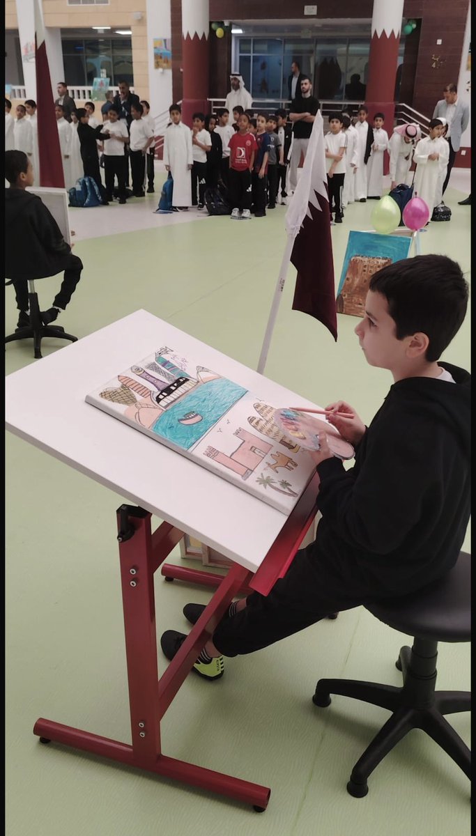 andalus_primary's tweet photo. في إطار رؤية المدرسة، المتعلقة بترسيخ الهُويّة الوطنية؛ قدّم قسم الفنون البصرية- الخميس 24-9-2026- برنامجا إذاعيا صباحيا بعنوان (رسالة من فنان قطري)، تضمّن جولةً فنية للتعريف بعدد من الفنانين القطريين وتجاربهم وإسهاماتهم في إثراء الحركة التشكيلية بدولة قطر. https://t.co/OE2gwUMdbj