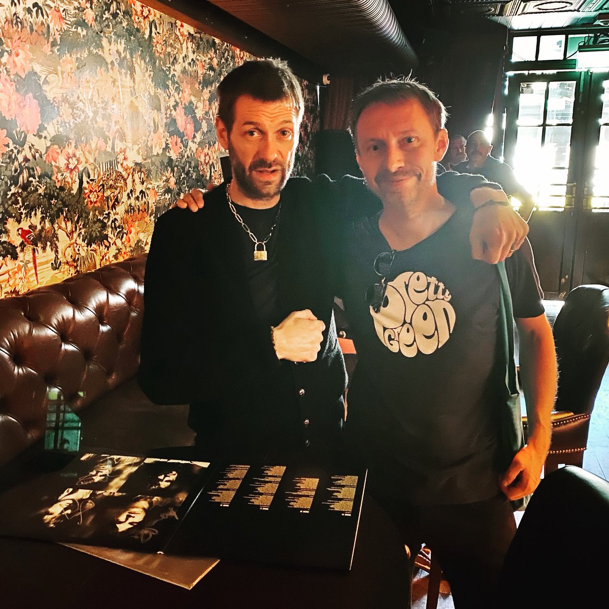 oranje_1979's tweet photo. Thinking and reflecting watching 20 years of Empire with the great front man @tommeighanHQ a lovely bloke I met in Dublin 2024 solo shows, without Tom voice it wasn’t Kasabian
Tom is on the right side of history
#empire #clubfoot https://t.co/IgJSJJXPfI