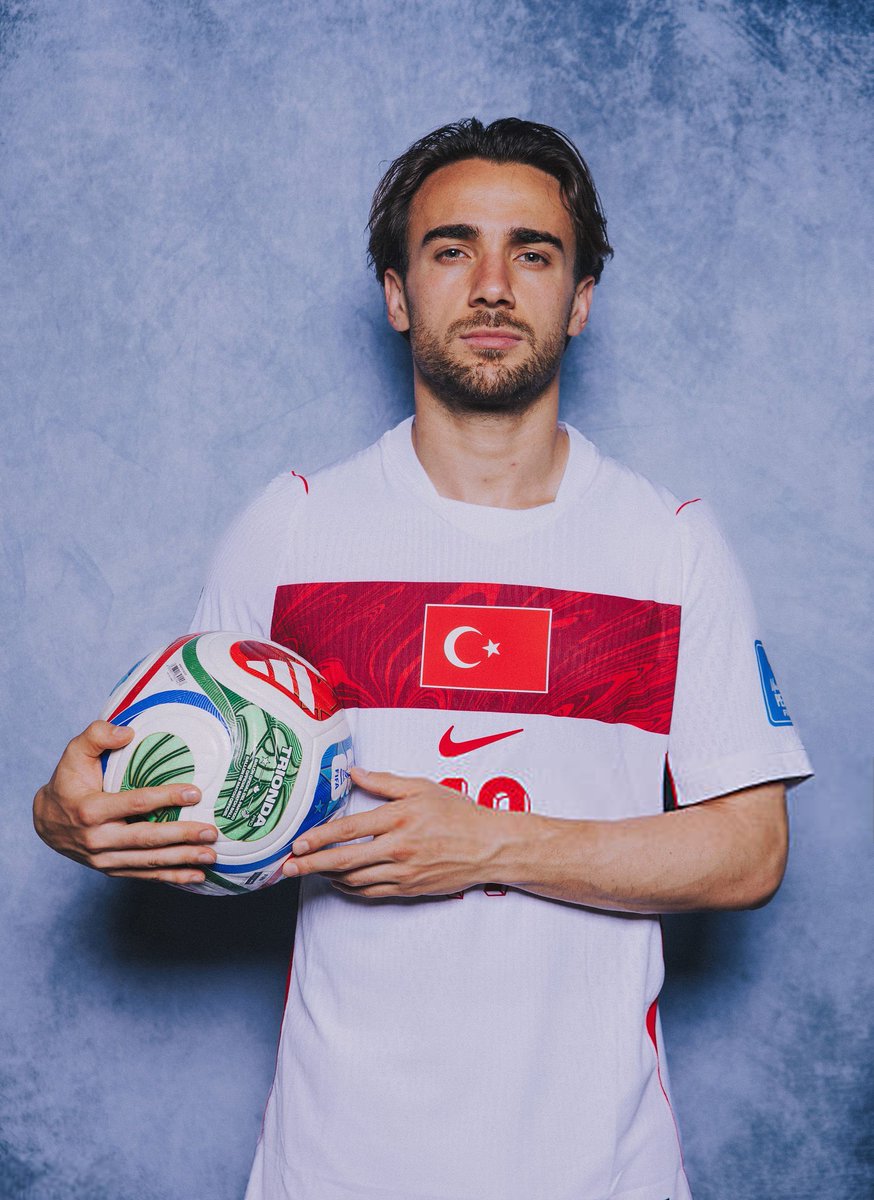 Yilmaz_Daichin's tweet photo. Anlık olarak en çok güldüğüm olay:

Yunus Akgün ve İlhan Fakılı'nın olduğu mevkide oyuna Kerem Aktürkoğlu'nun girmesi https://t.co/slCimWQuyg