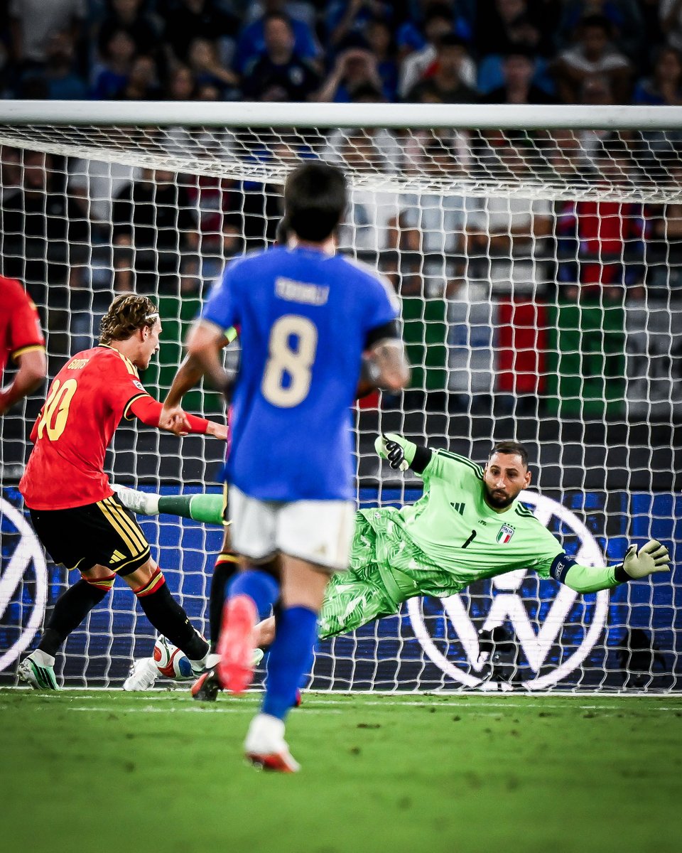 brfootball's tweet photo. Belgium defeat Italy 2-0 in Rome as Mark van Bommel wins his first game in charge of the Red Devils 🇧🇪 https://t.co/MH50L49BW6
