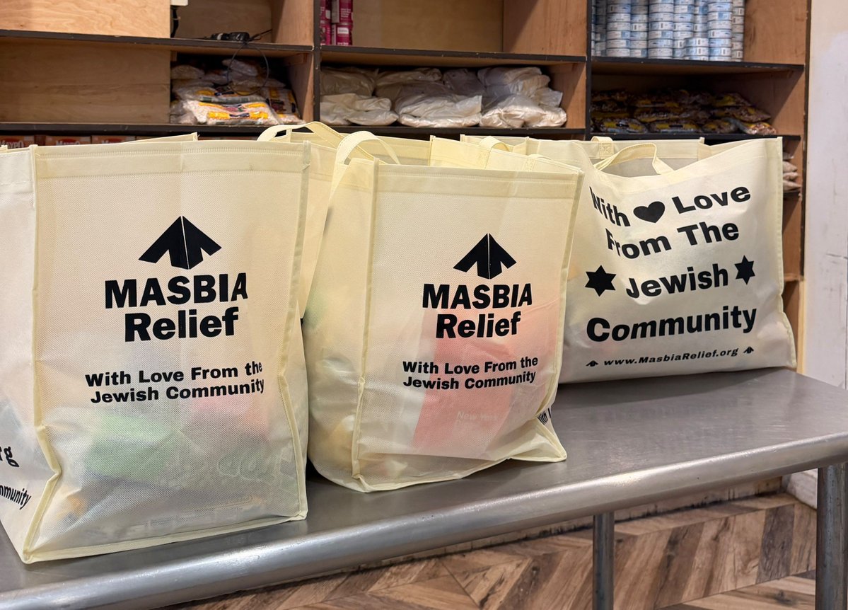 Masbia's tweet photo. Delivery 20,000 + 1
👆👆👆👆👆👆

Last night, we closed up for the holiday after making 20,000 unique food deliveries to families in need this High Holiday season. Today, a small crew came in just to clean up.

Then we got a call from Council Member @RitaJosephNYC’s office about an elderly New Yorker who had lost access to SNAP aka #FoodStamps and urgently needed food.

So we packed one more emergency delivery and sent it out.

Because emergencies don’t always follow the calendar.
👆👆👆👆👆👆👆👆

#MasbiaReliefTeam #Mitzvah