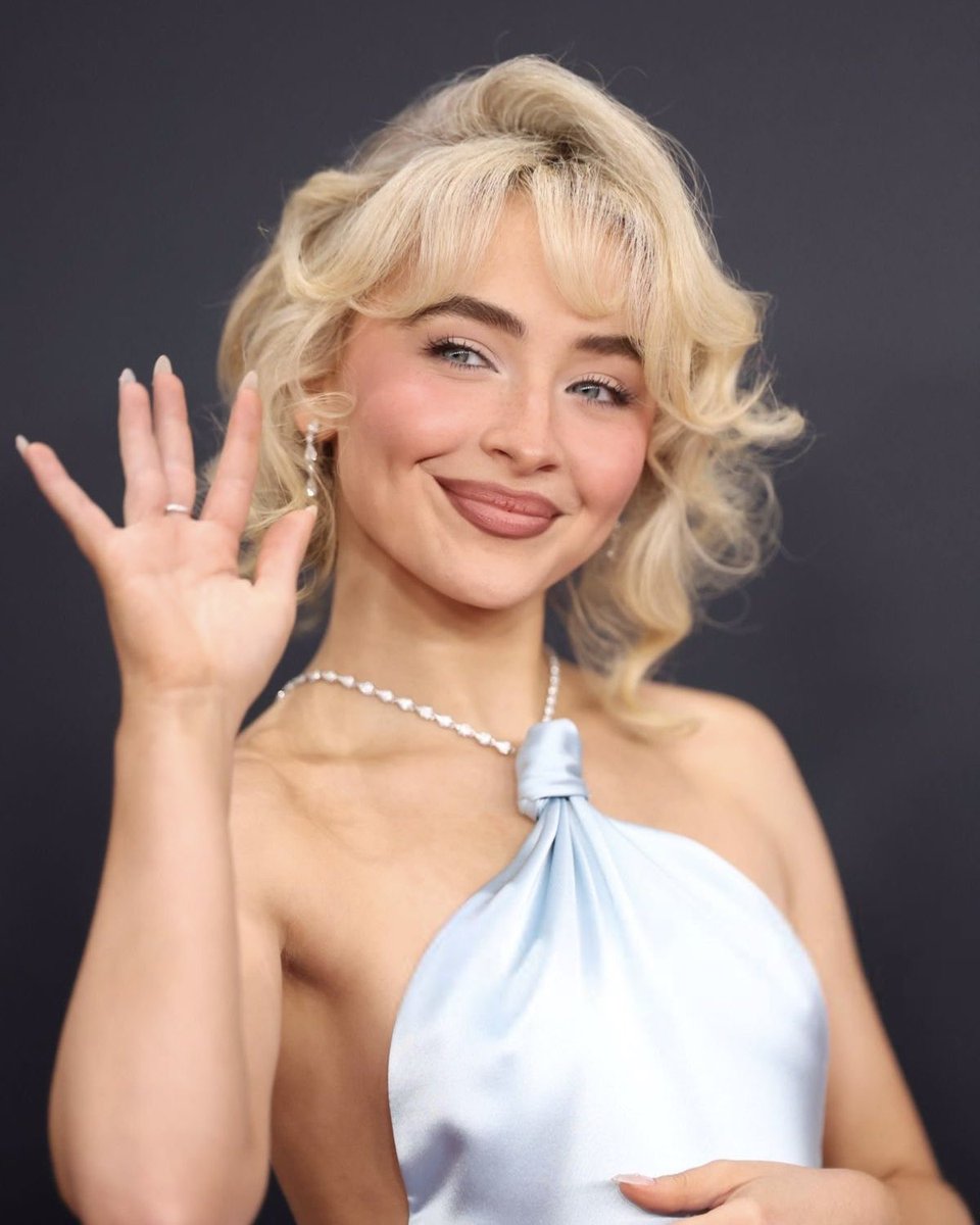 UpdatesBrinaBR's tweet photo. O filme do qual Sabrina Carpenter fará parte será dirigido pelo premiado cineasta Paul King, e produzido por nomes como Amy Pascal, produtora indicada ao Oscar, Tom Holland, Rachel O’Connor, Ben Holden e Josh Hyams.

Harry Holland, Will South, Will Clarke, Andy Mayson e Steve Levenson serão os produtores executivos.