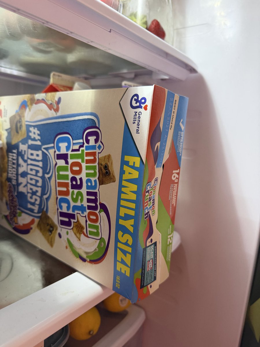 glakis337's tweet photo. Been working 23hr shifts for the last 2 weeks, today after a nap I woke up to grab a drink and saw this 😂 https://t.co/jjuK57yhnF