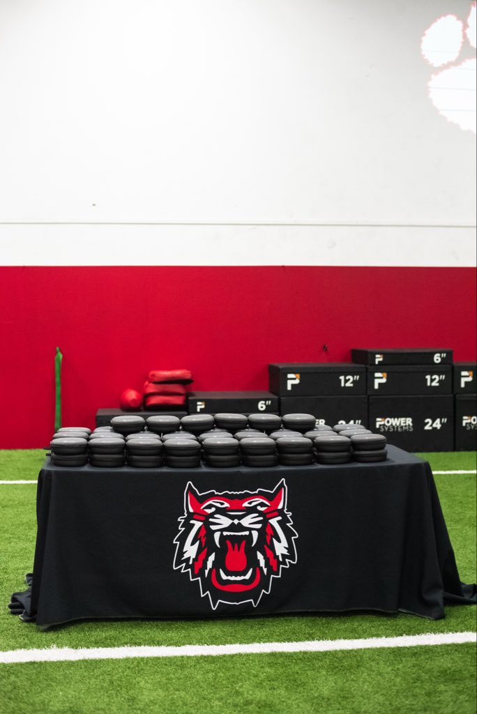 RabunFootball's tweet photo. Thank you to former Rabun County Wildcat QB and current starting QB for the University of Georgia, Gunner Stockton, for gifting each member of our football team with a brand new pair of JLAB head phones! 
Go Cats! https://t.co/X5map51k6y