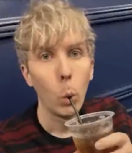 emophringe's tweet photo. does he even know how perfect he is https://t.co/1lVCLMIHTE