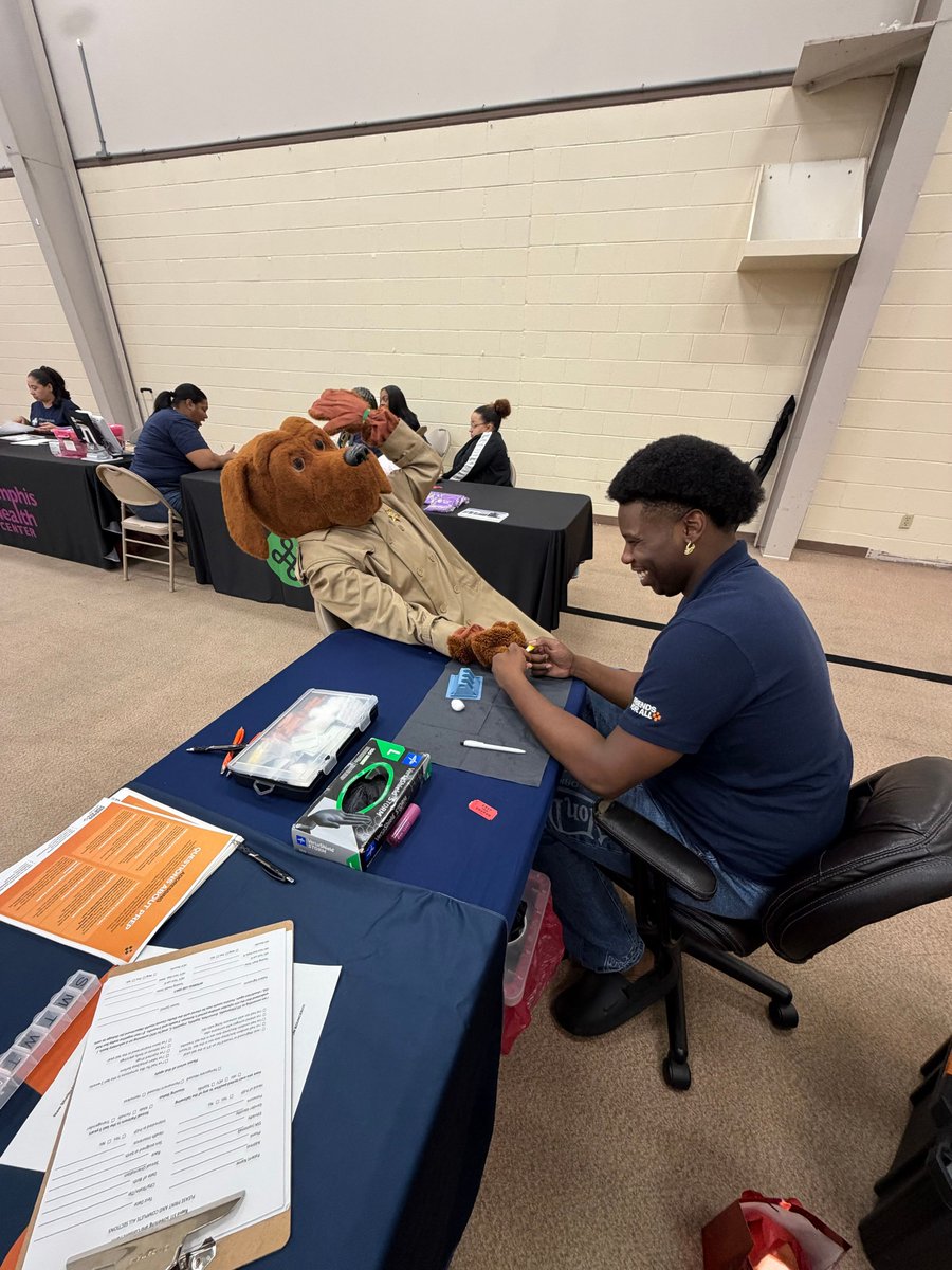 FriendsMemphis's tweet photo. Friends in high places? Check. Crime dog-approved? Check. Come be part of our winning team! ✨🐾 #Friendsforall #Outreach https://t.co/vtkBkhQSio