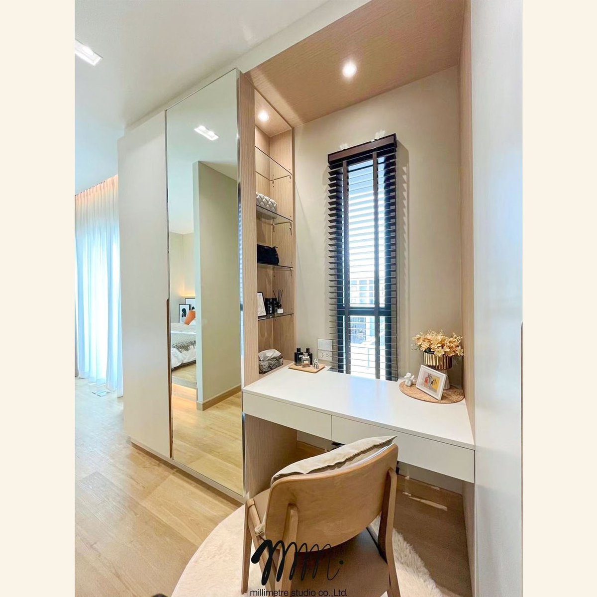 EleanoreTavg's tweet photo. Minimalist bedroom and walk-in closet by Millimetre Studio. รับออกแบบตกแต่งภายใน รับเหมาก่อสร้าง และรีโนเวท https://t.co/5QQ913wSaQ